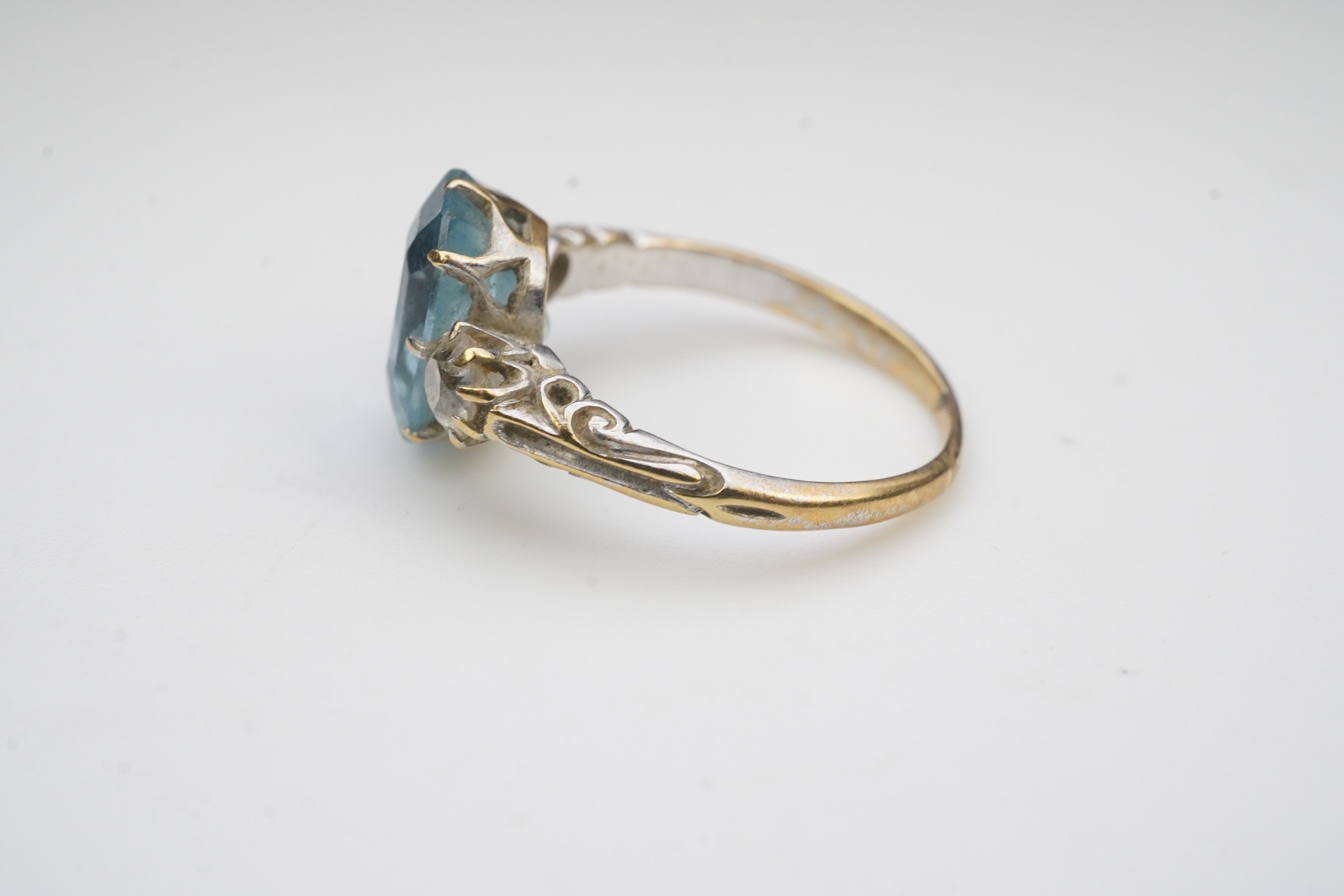 An aquamarine and diamond ring, early 20th century